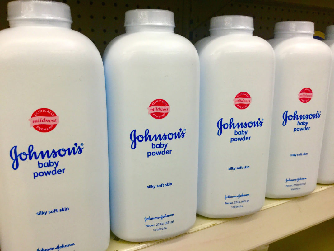 Photos of Johnson's baby powder.