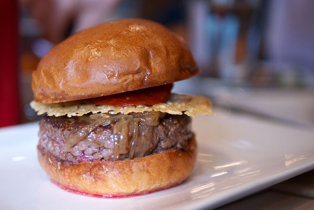 A close-up photo of a hamburger.