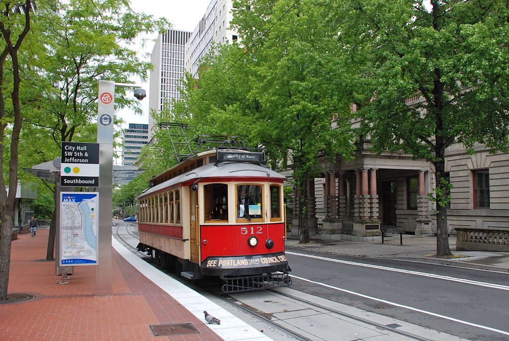 Image of a streetcar in a city.