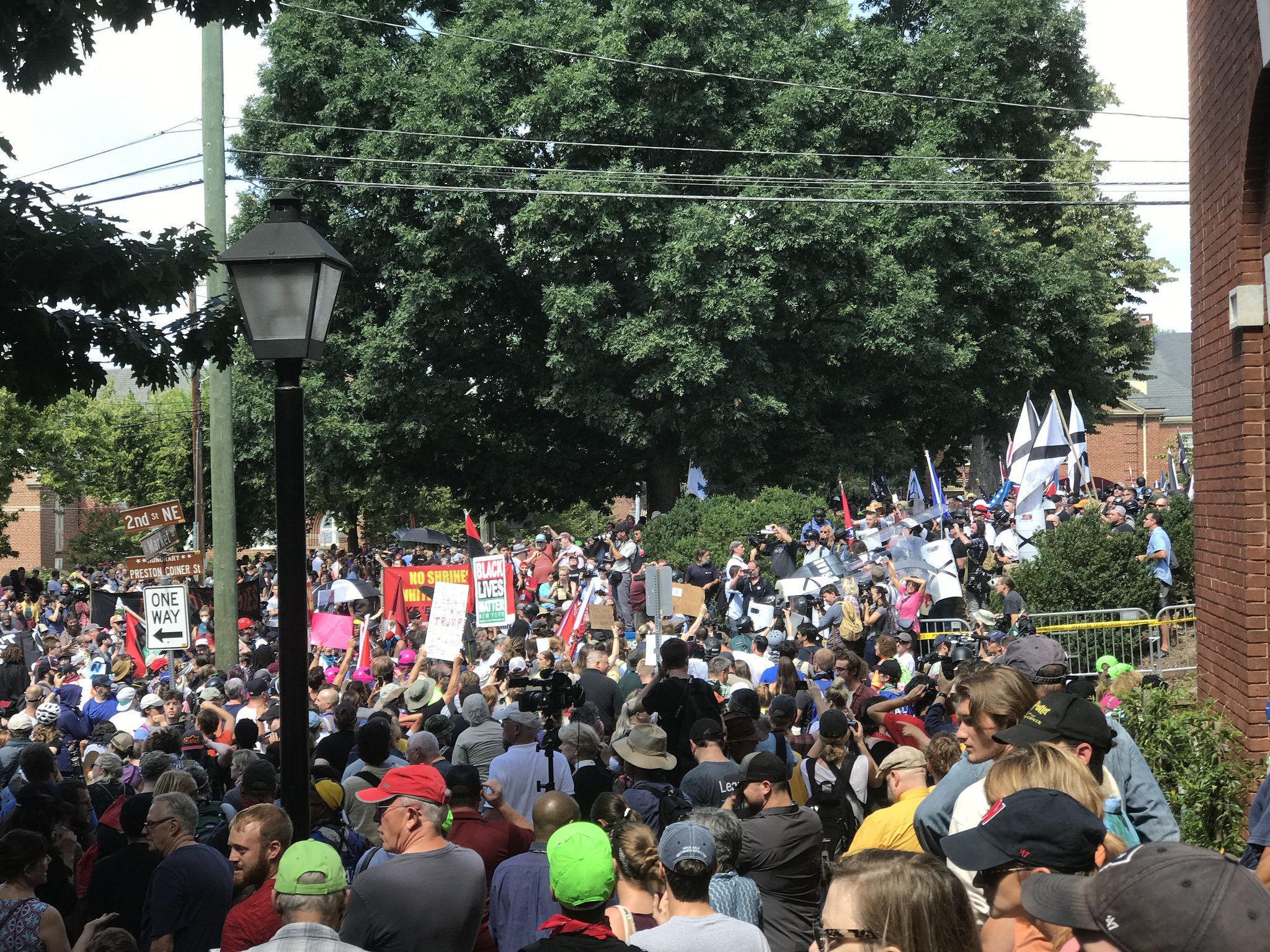 Image of many protesters in Charlottesville