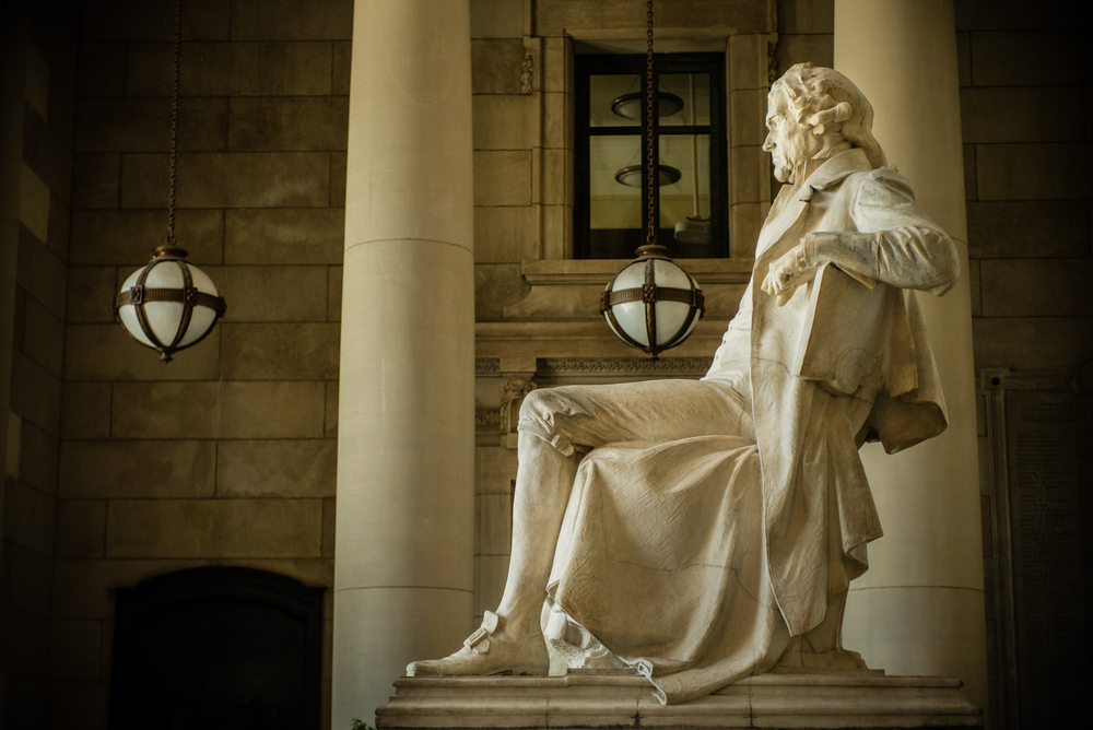 photograph of statue of Thomas Jefferson seatedin profile