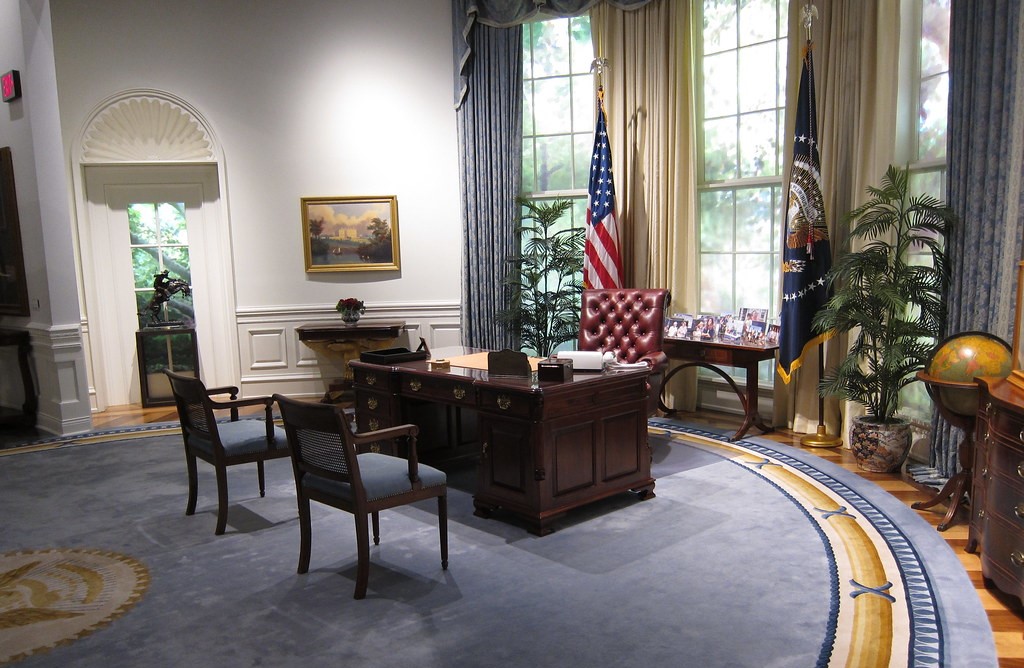 photograph of empty oval office