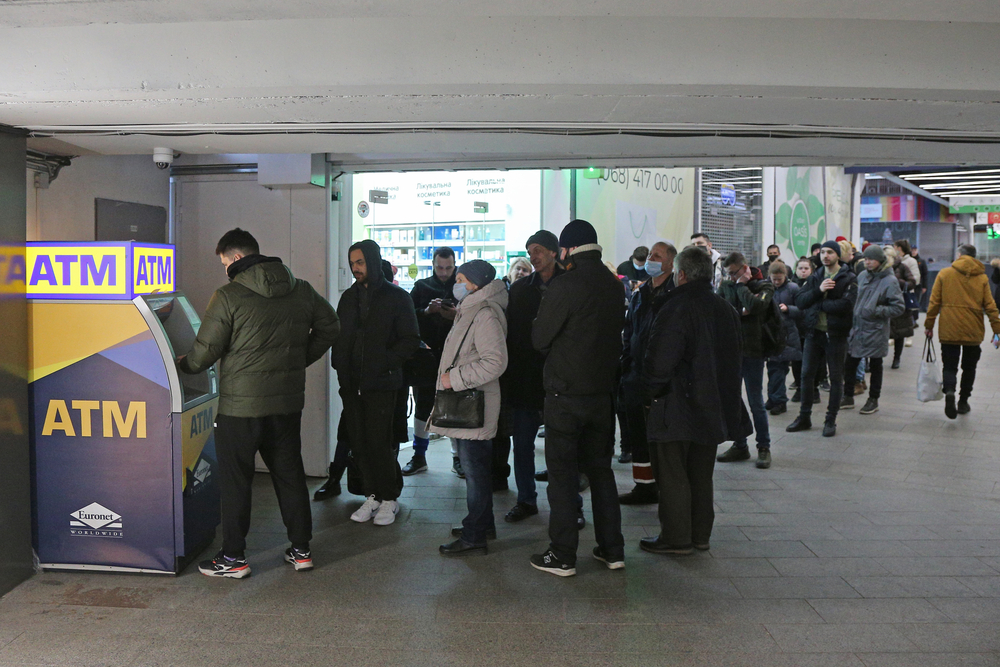 photograph of ATM line in Kyev