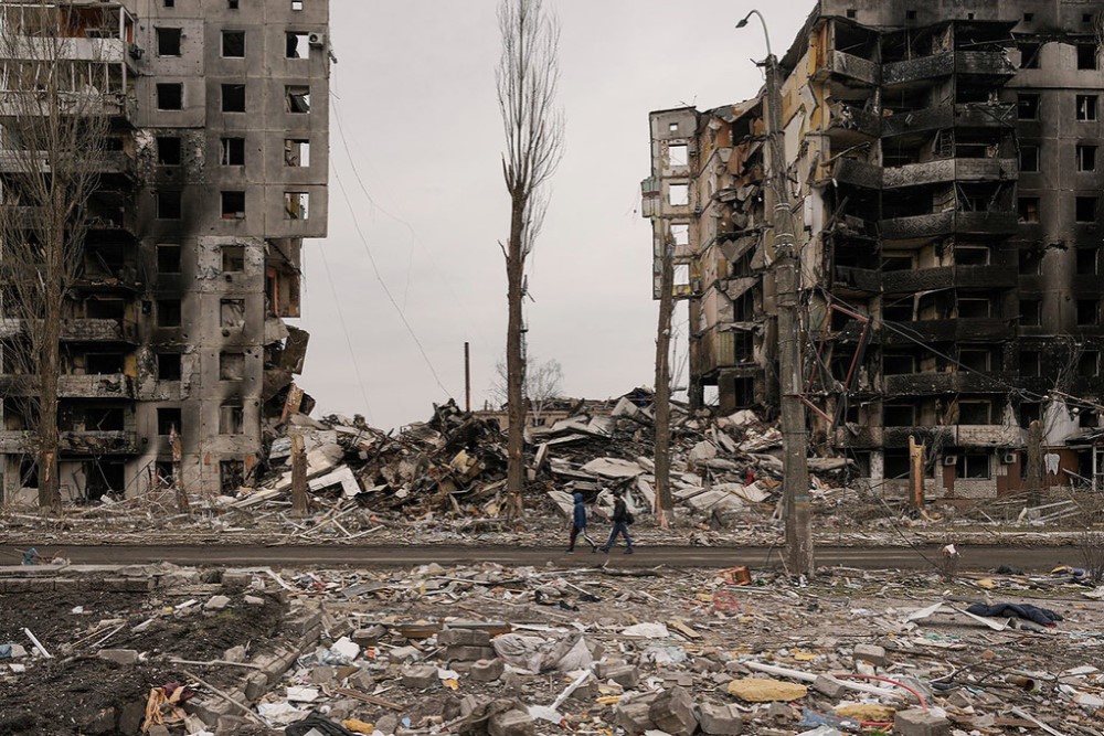 photograph of destroyed apartment buildings