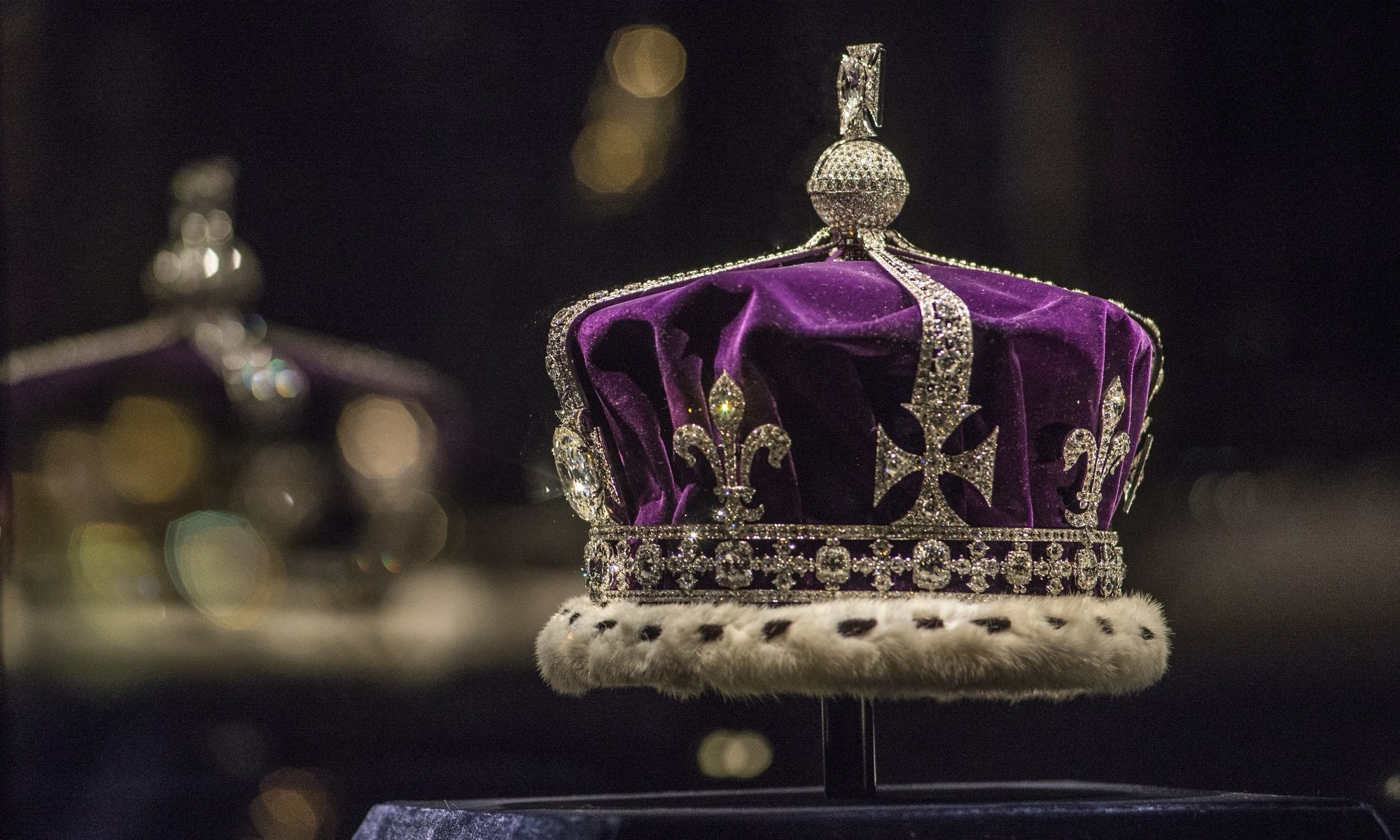 photograph of British monarchy crown